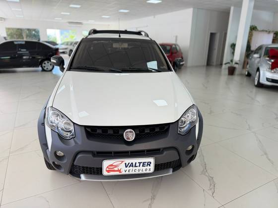 FIAT STRADA 1.8 MPI ADVENTURE CD 16V FLEX 2P MANUAL FIAT STRADA 1.8 MPI ADVENTURE CD 16V FLEX 2P MANUAL